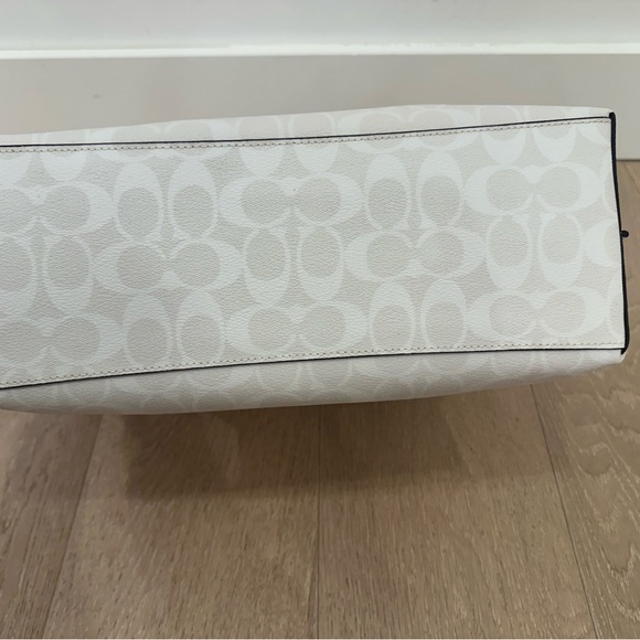 Coach Cream Signature Tote Bag - Picture 3 of 6